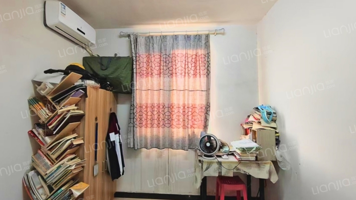 房子是中间楼层，采光好，精装修，看房方便。-卧室B