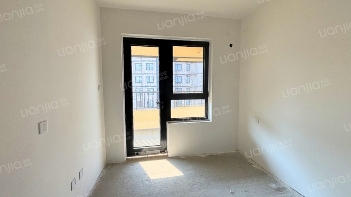 户型方正采光全天     全明格局-卧室A