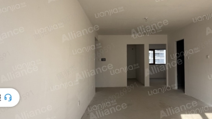 距离北京1900米  南北通透三居 毛坯房随意装修-餐厅