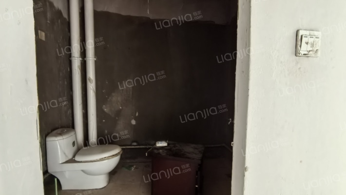 水岸花城 2室1厅 南-卫生间