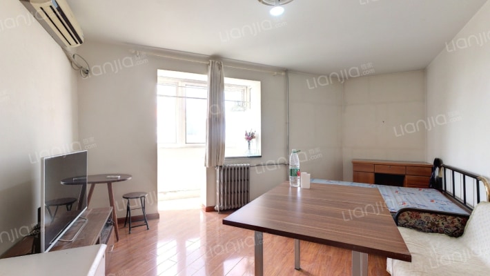 六里屯西里二手房实景图