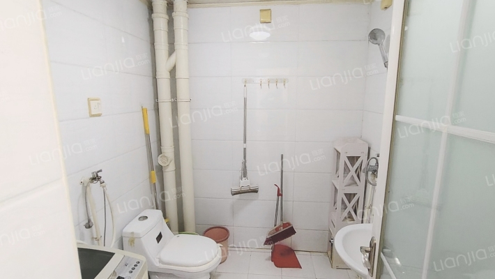 老城区的精品楼盘，位置好，配套设施齐全，-卫生间