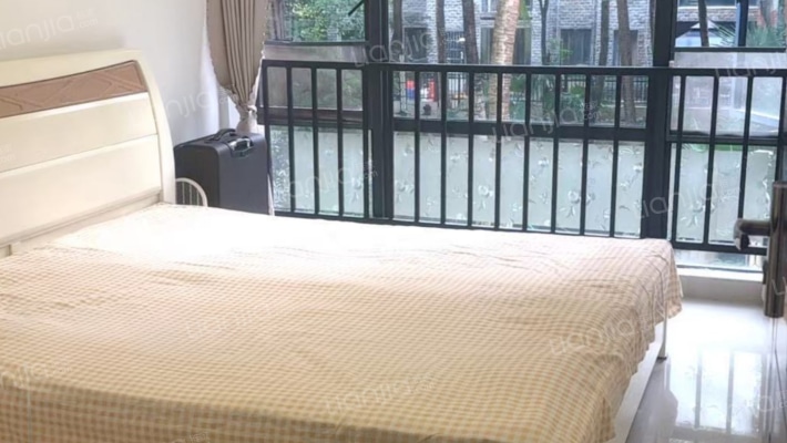 椰林湾一期二手房实景图