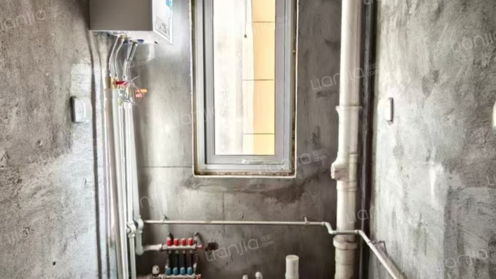 急售三利C区朝南两居，毛坯，价格可叨-厨房