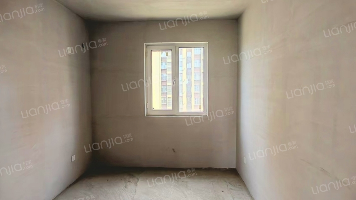 70年大产权，房证满二，次新房，通勤北京，交通方便。-卧室C