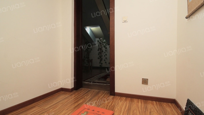 鸿坤理想湾洋房跃层 南北通透四居室 看房方便 精装修-卧室E