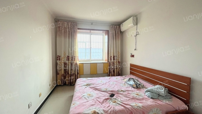 公摊小，楼层好，配套齐全，交通便利。房子带电梯-卧室A