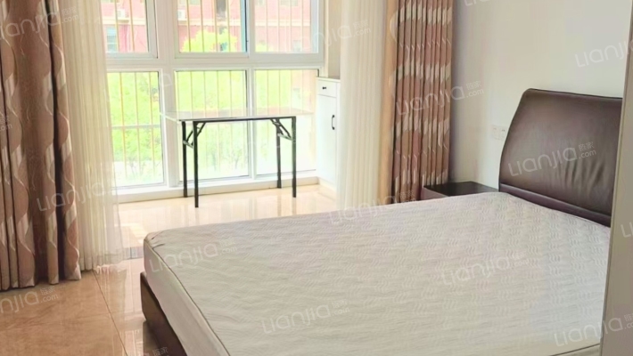 中央御景东区二手房实景图