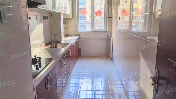 小区口碑好，配套全，交通方便，闹中取静-厨房