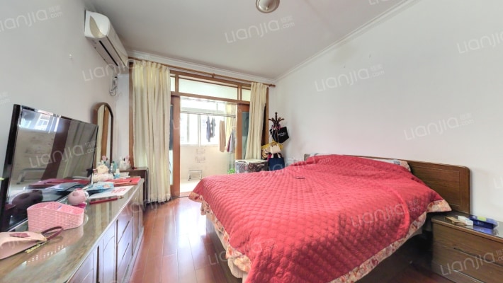 港机新村二手房实景图