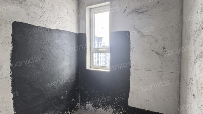 钻石商圈一层带院子钻石商圈去双语也方便-卫生间B