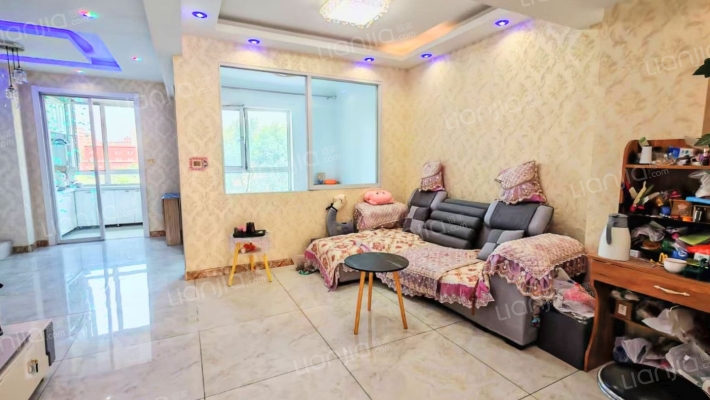 恒美名苑二手房实景图