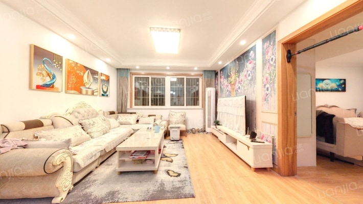 假日时光花苑二手房实景图