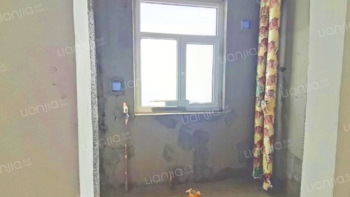 碧萝湾的南北通透三居，毛坯，房本在手，看房有钥匙-卫生间