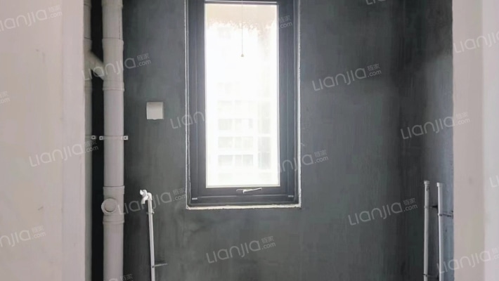 鸿坤理想湾北区南北通透的两居室，客厅朝阳，满二。-卫生间