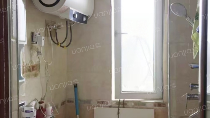 水岸花城，一线河景美宅，标准现房，即买即住-卫生间