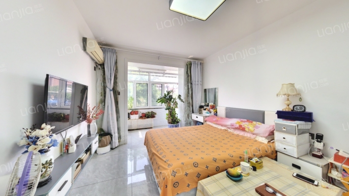 凤凰楼东区二手房实景图