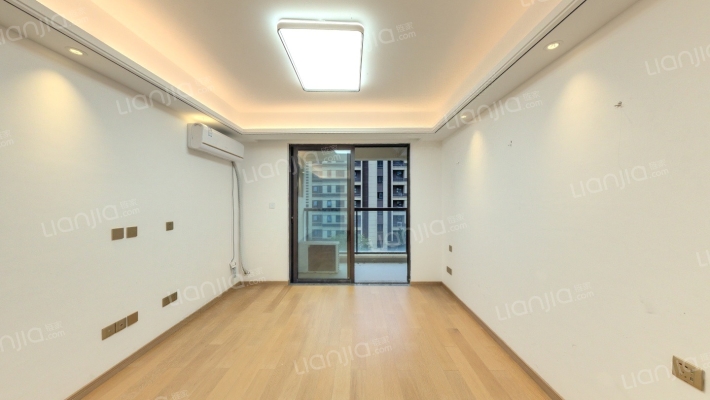 铂悦名邸二手房实景图