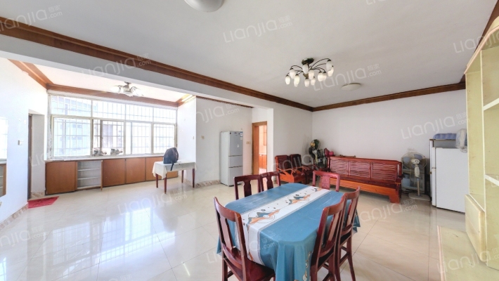 老卫校宿舍二手房实景图