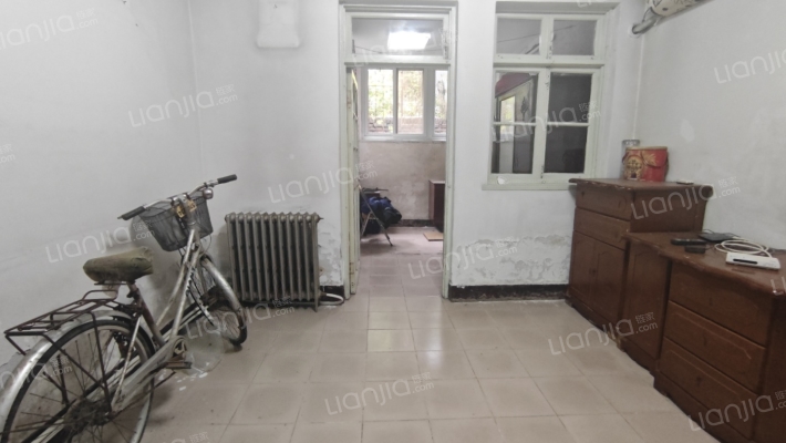 地毯厂路11号二手房实景图