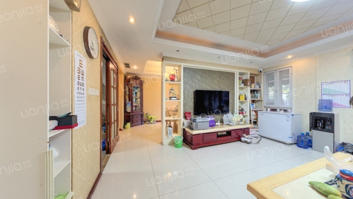 皇冠国际社区一期二手房实景图