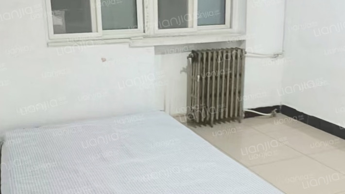 紫荆小区 1室1厅 南 北-卧室