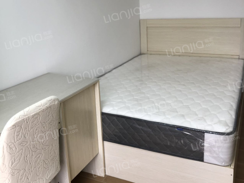 合租·中天国际花园 8居室 南/北卧