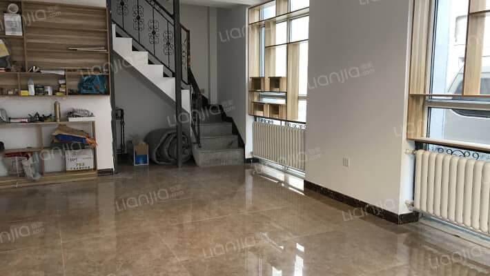 凯利汽车广场二手房实景图