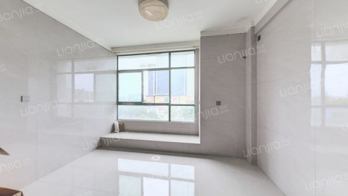 世纪大厦二手房实景图