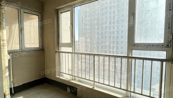 卓悦城北京未 3+1户型 双卫 毛坯随意装 采光无遮挡-阳台