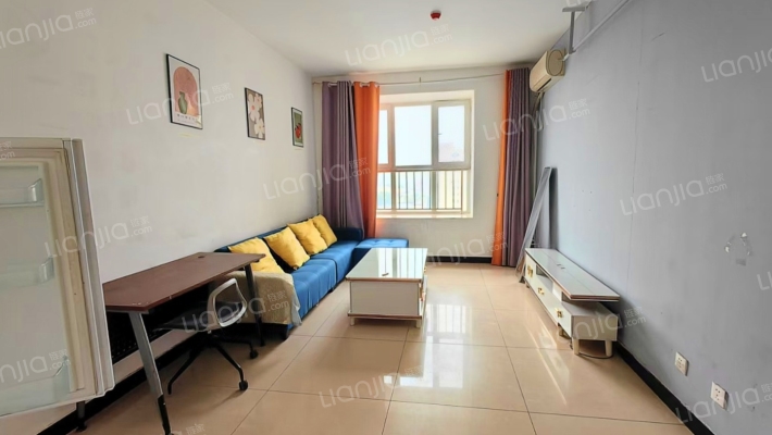 精装修两居，位置好，中间好楼层。-客厅