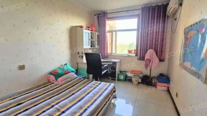 南北通透三居 楼层好 拎包入住 房本满五唯一，税费低-卧室B