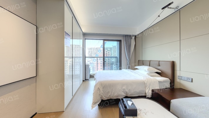 深国际万科和颂轩二手房实景图