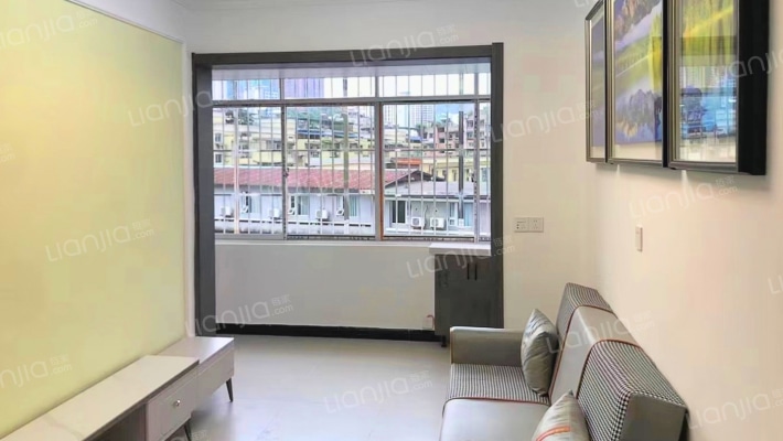 宝山南路242号二手房实景图