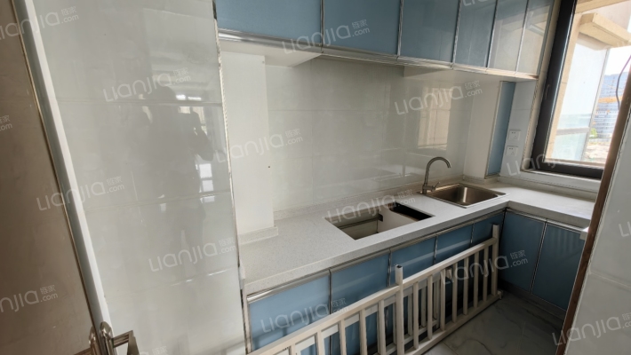 精装修  无遮挡两居室 卫生间带窗户-厨房