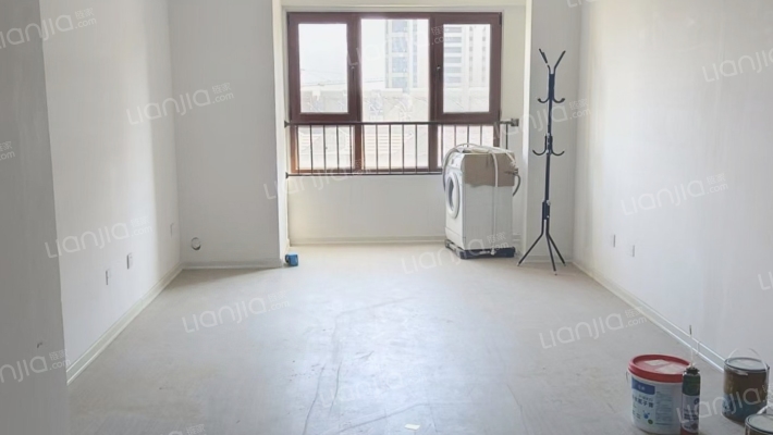 鸿坤理想尔湾新小区 带装修 房本在手-客厅