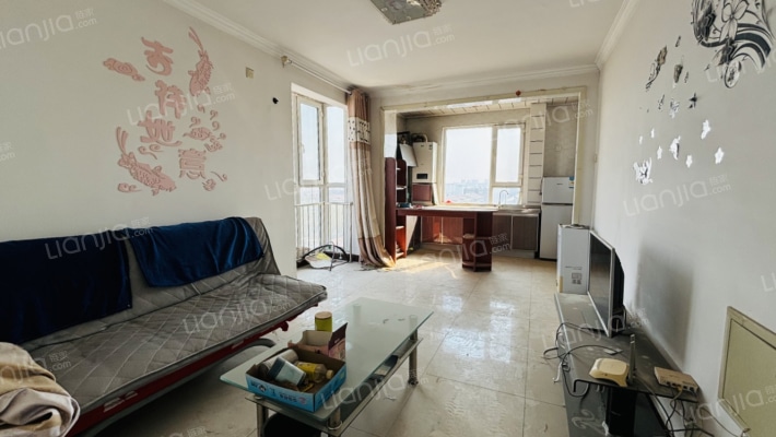 市区好位置，在冠云路边上，小区总高低，高楼层-客厅