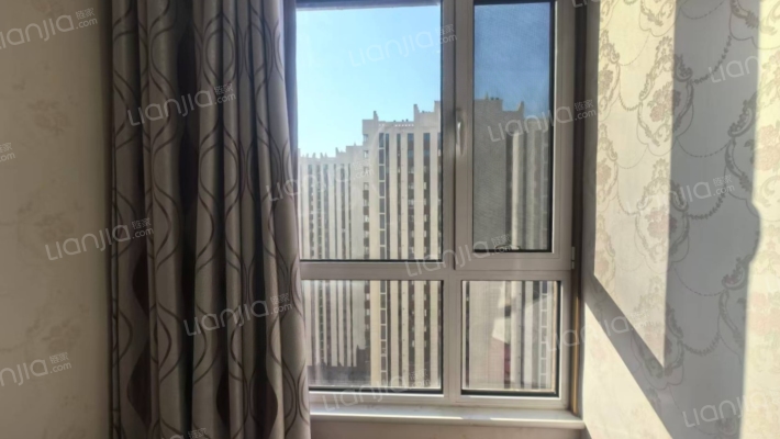 北京界三利中和城，门口838车站，距离六里桥45位置好-卧室C