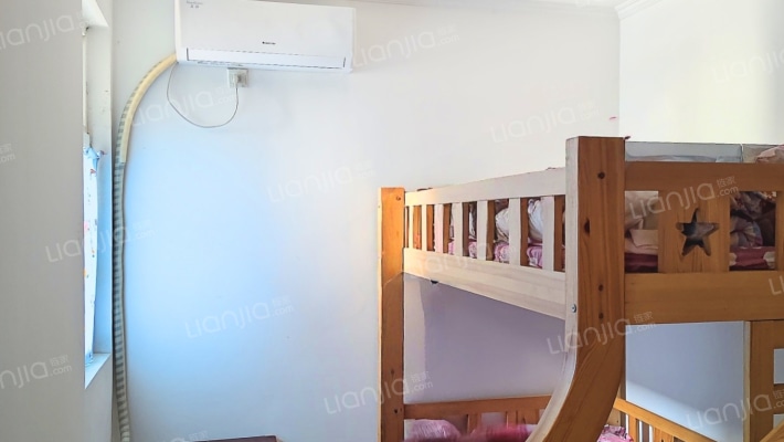 新上好房，交通便利。通勤方便。-卧室B