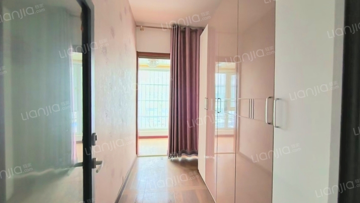 涿州开发区竹语堂别墅区房本满二诚意出售-衣帽间