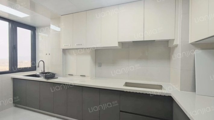 南北通透好户型，一梯两户中间楼层，全明格局-厨房