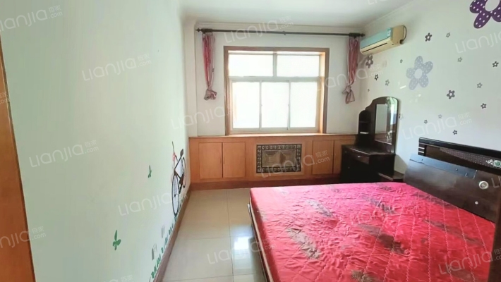 房子满五税费低，南北两居室采光好，无遮挡，看房方便-卧室A