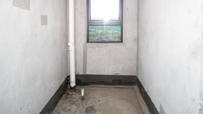 一楼带院带下沉地下室现房可分期-卫生间B