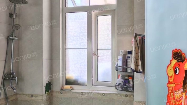 急售琉璃湖精装大独栋别墅，价格美丽-卫生间A