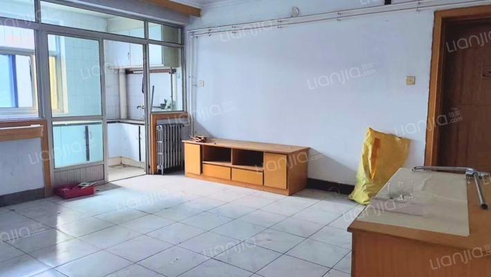 前卫路小学宿舍二手房实景图