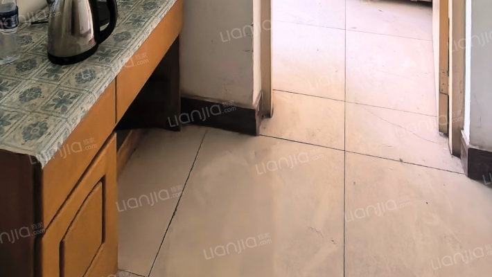 107国道旁 板楼社区 正规一室一厅 好楼层-餐厅