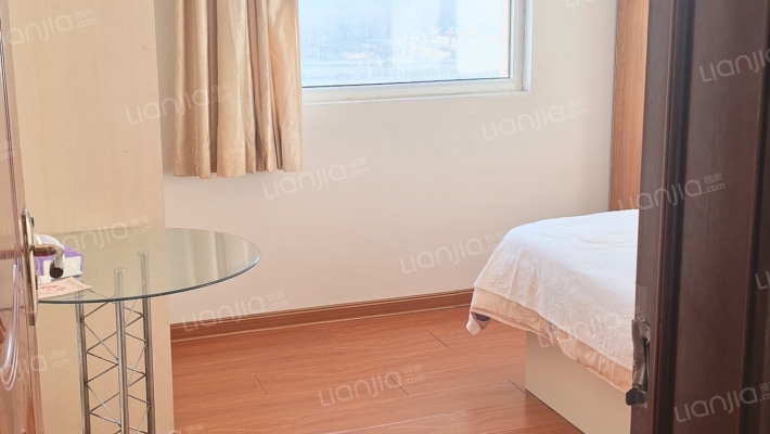 水岸花城，一线河景美宅，标准现房，即买即住-卧室