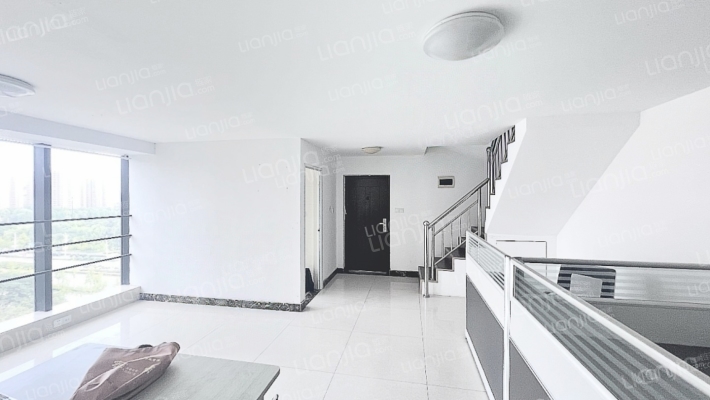 蓝海翡翠公馆二手房实景图