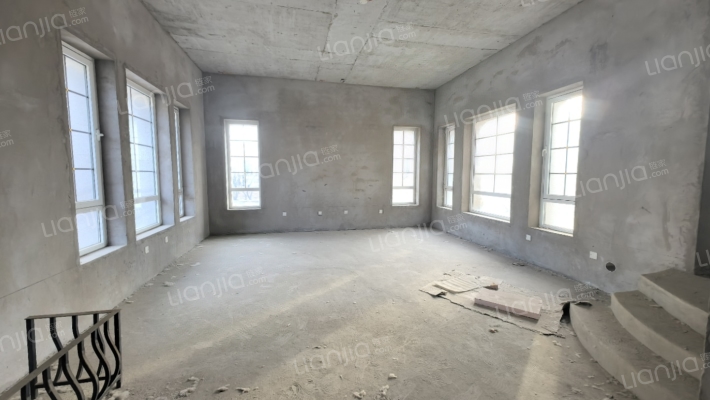 环京大盘联排别墅 高尔夫球场围绕 带200平大院子-客厅