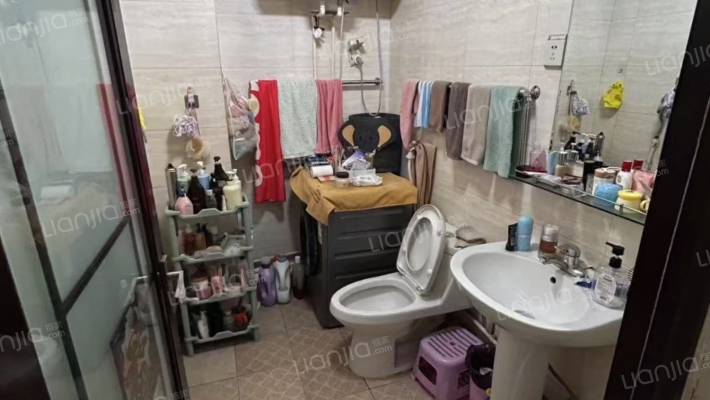 范阳路香港豪庭精装两居本满五唯一-卫生间